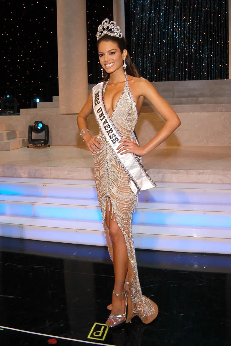 Gaun Rantai Ikonik Zuleyka Rivera Miss Universe 2006