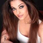 Suami-Dan-Ayah-Mertua-Aishwarya-Rai-Miss-World-1994-Positif-Terkena-Virus-Corona-Covid19
