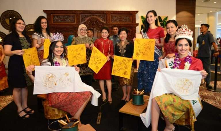 Kunjungan Pertama Kezia Warouw Sebagai Puteri Indonesia 2016 Bersama Edymar Martinez Miss International 2015