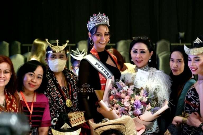 Echanting NTT Bertabur Bintang Di Indonesia Fashion Week 2022
