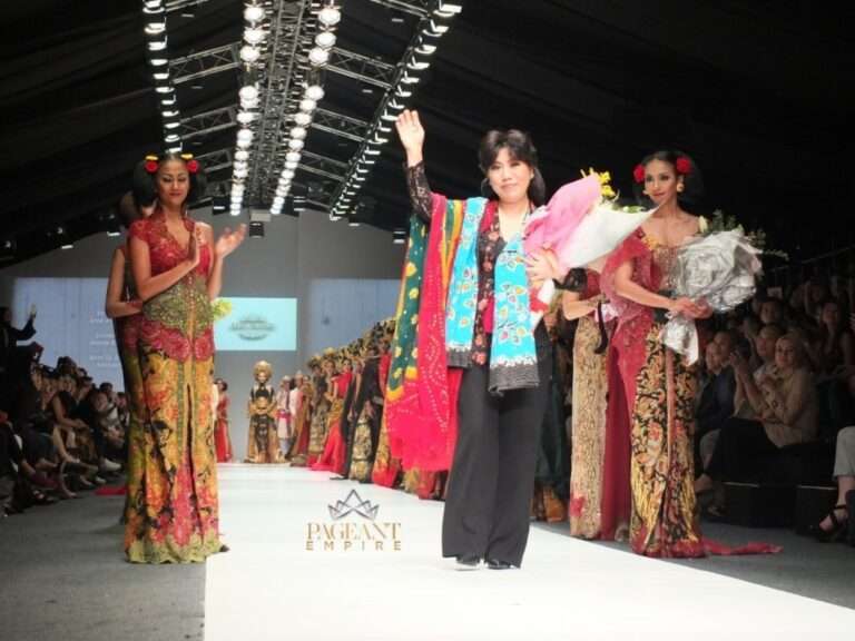 Gambang Semarang 26 Tahun Anne Avantie Berkarya di Jakarta Fashion Week 2016 Senayan City