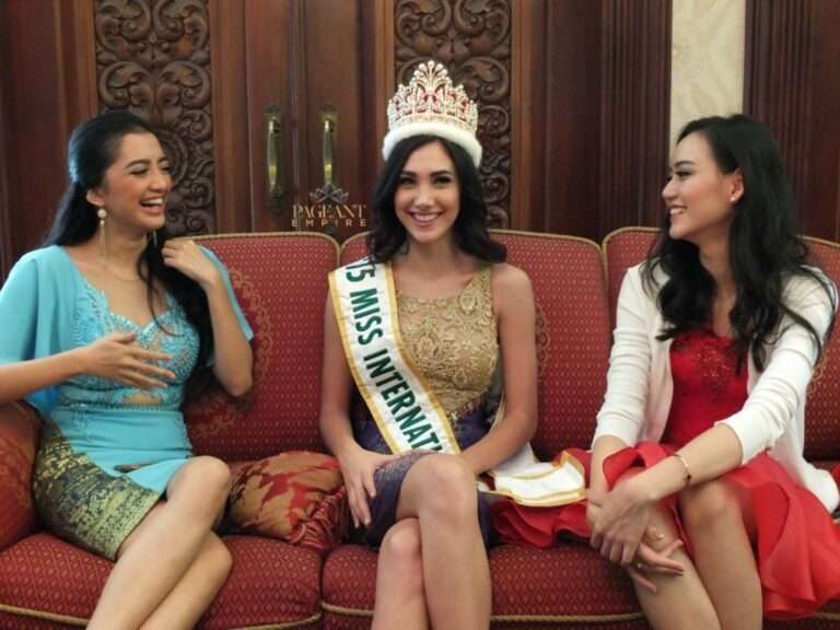 15 Potret Keseruan Shooting Rendezvous with Miss International 2015