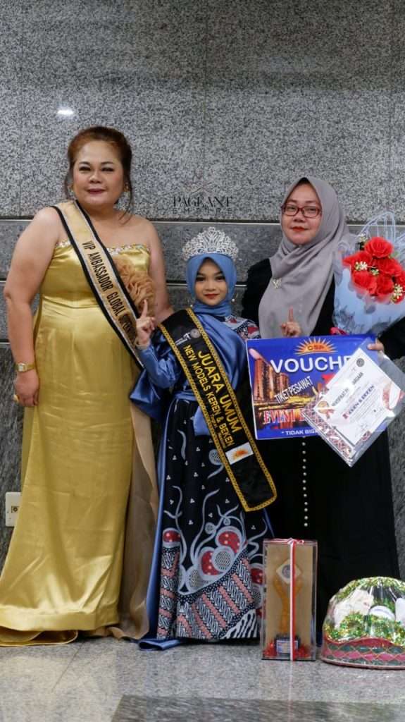 Ratu-Barona-Vonna-Raih-Juara-Umum-New-Model-Keren-&-Beken-2025